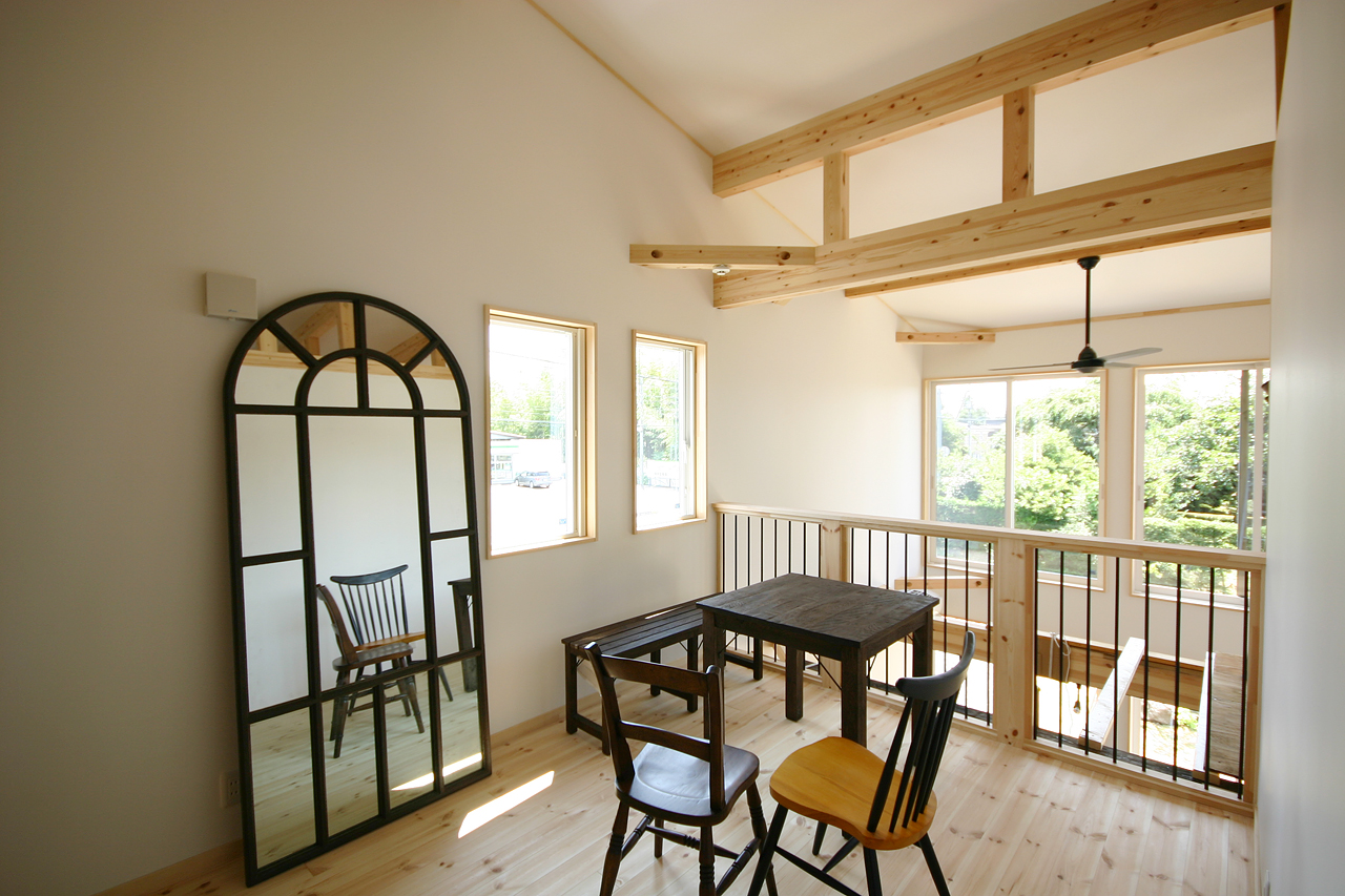 BOOOTS［ブーツ］