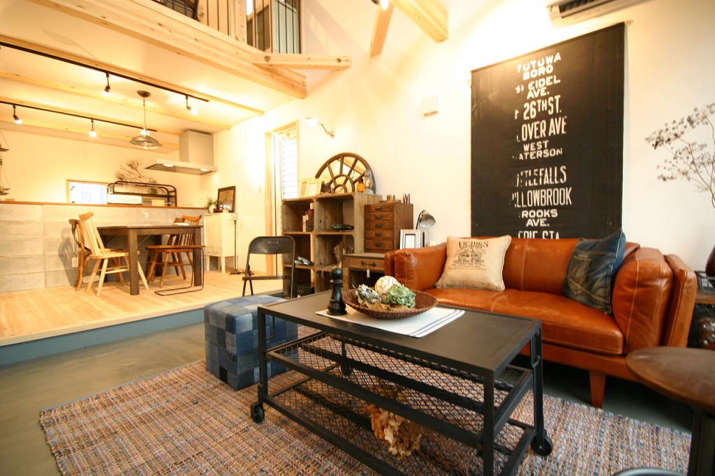 BOOOTS［ブーツ］