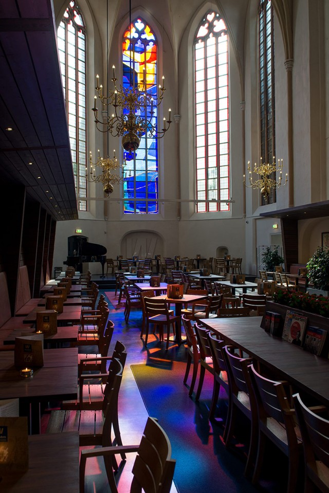 Church-Transformed-into-Bookstore-16-640x959