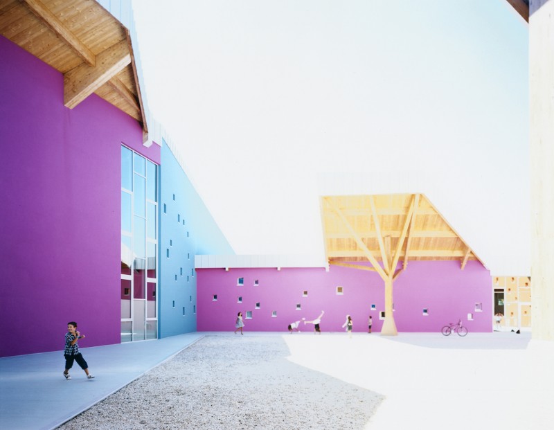 Colorful-school-in-Vicenza-Italy