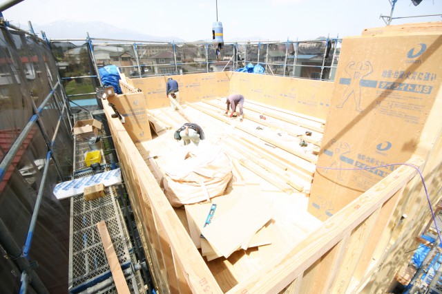 日光市千本木で屋上庭園付き住宅の建て方でした