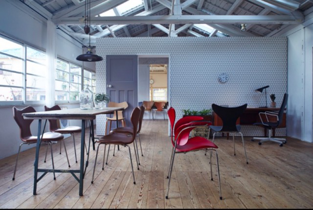 アルネヤコブセンの専門店がオープン