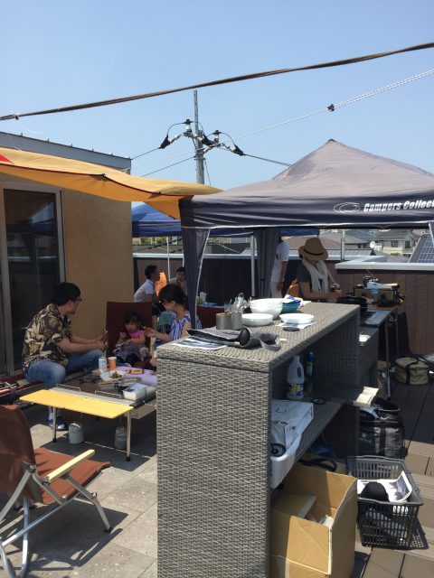 屋上で、キャンプ料理体験会開催しました